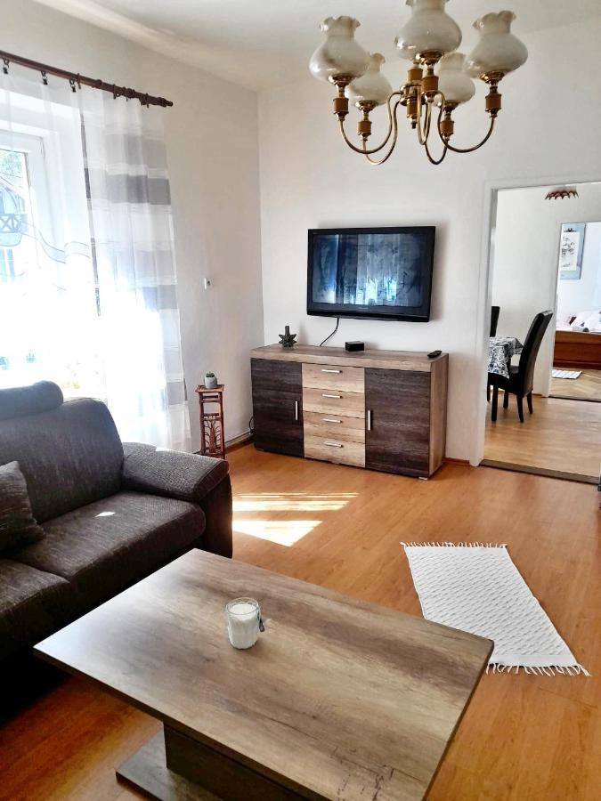 Apartman Isabel Дечин Екстериор снимка